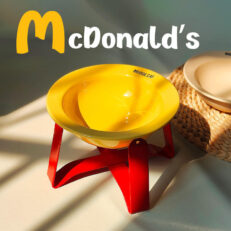 Pet Bowl Elevated Ceramic Mcdonald's - ชามอาหารเซรามิกสำหรับสัตว์เลี้ยง แบบยกสูง ลายแมคโดนัลด์ (525031)