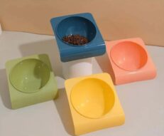 Pet Bowl - ชามใส่อาหารสำหรับสัตว์เลี้ยง รุ่นสี่เหลี่ยมยกสูง (13.5x12x11.5cm) (566681)